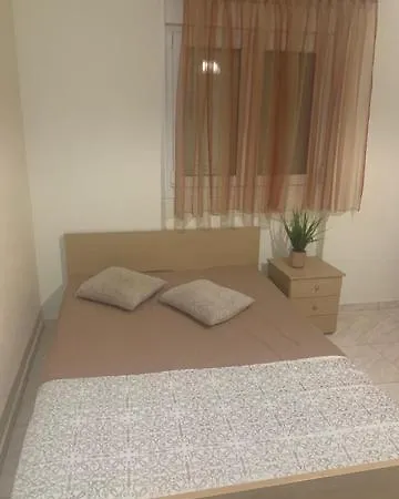 Elin Loft Rooms Flogita Exterior photo